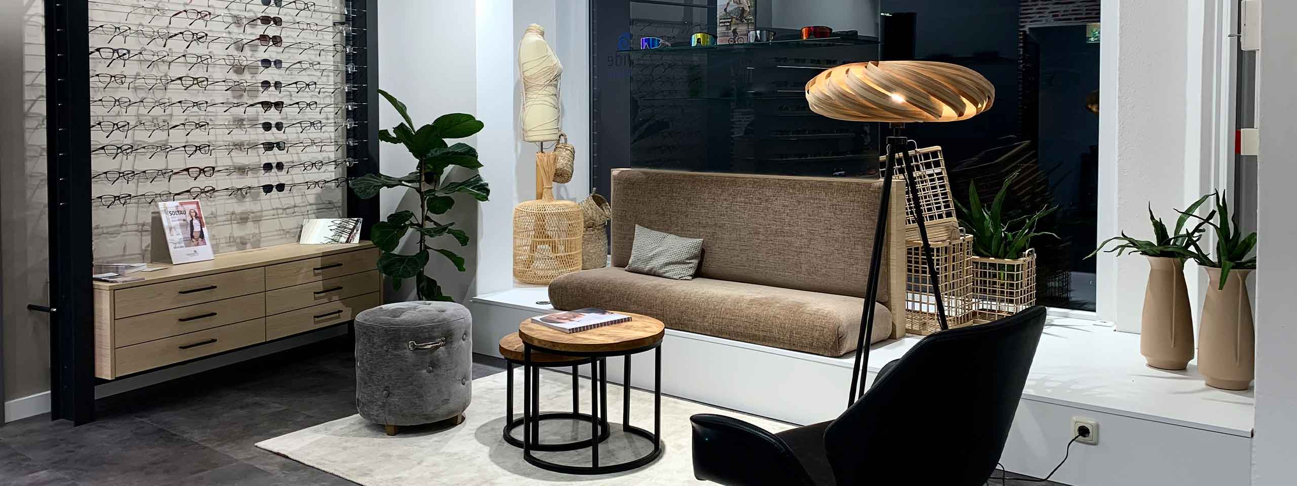 Innenansicht eines Optikgeschäfts