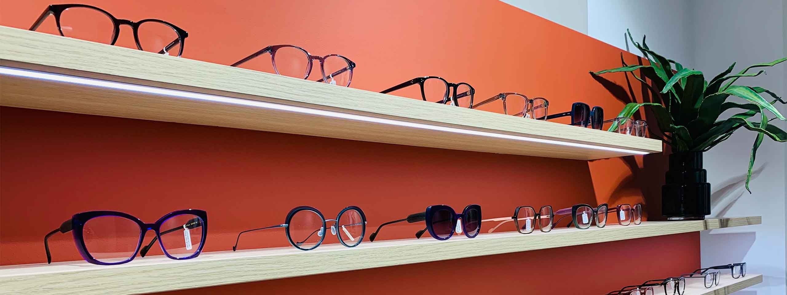 Innenansicht eines Optikgeschäfts